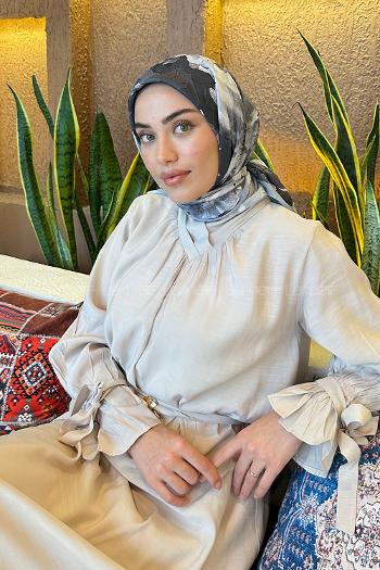 Lamelif Çiçek Desen Bambu Eşarp Siyah Gri