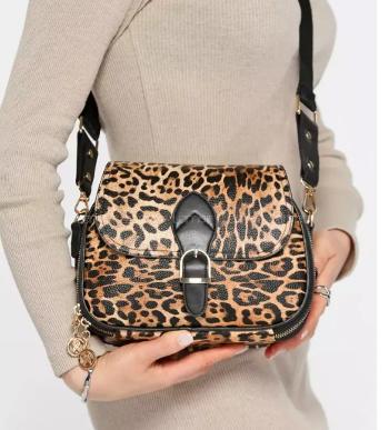 Lamelif 4 Gözlü Kapak Detaylı Kolon Askılı Bayan Çapraz Çanta Leopar
