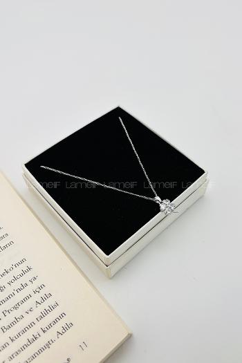 Lamelif Gümüş Kristal Taşlı Zirkon Şans Yoncası Kolye