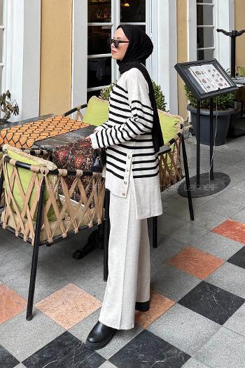 Lamelif Çizgili Düğme Detaylı Triko Takım Bej
