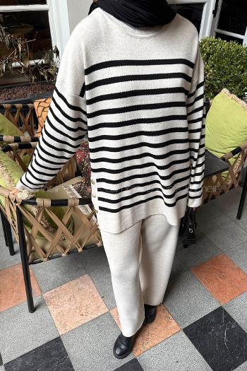 Lamelif Çizgili Düğme Detaylı Triko Takım Bej