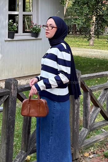 Lamelif Düğme Detaylı Çizgili Hırka Lacivert