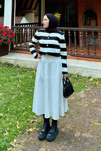 Lamelif Düğme Detaylı Çizgili Hırka Siyah