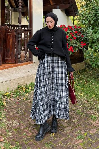 Lamelif Fırfır Detaylı Hırka Siyah