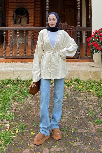 Lamelif Bağlama Detaylı Triko Hırka Krem