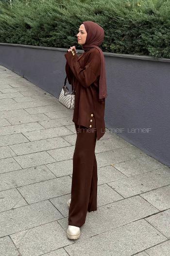 Lamelif Düğme Detaylı Triko Takım Acı Kahve