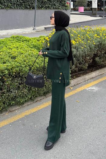Lamelif Düğme Detaylı Triko Takım Zümrüt