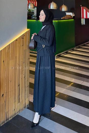 Lamelif Broş Detaylı Etekli Takım Siyah