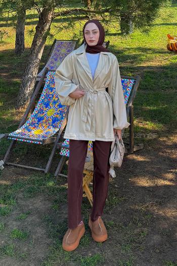 Lamelif Bağlama Detaylı Deri Mont Krem