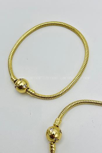 Gold Belted Gold Straight Wristband