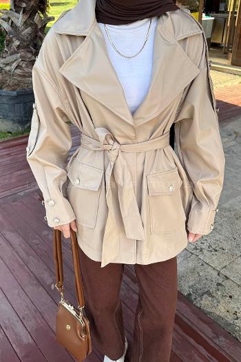 Lamelif Omuz Apoletli Kısa Trençkot Bej