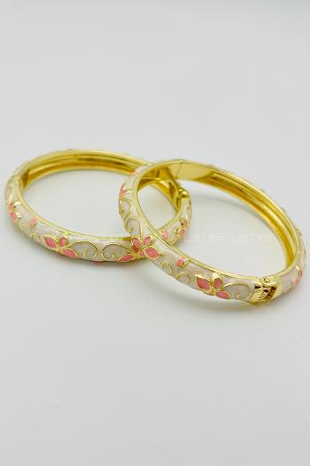 White Belted Gold Straight Wristband