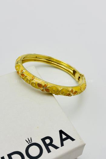 Yellow Belted Gold Straight Wristband