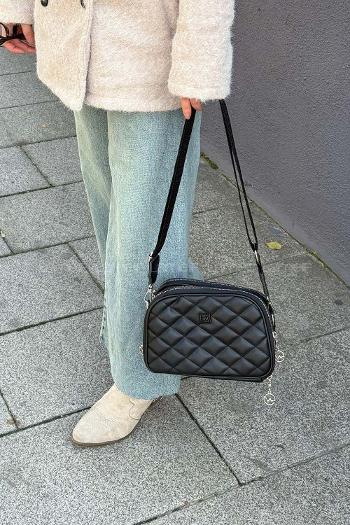 Kapitone Fermuarlı Mıknatıs Kapak Bölmeli Çok Gözlü Günlük Kadın Omuz Çantası