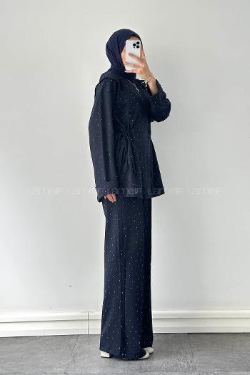 Lamelif Tünel Detaylı Taşlı Takım Lacivert