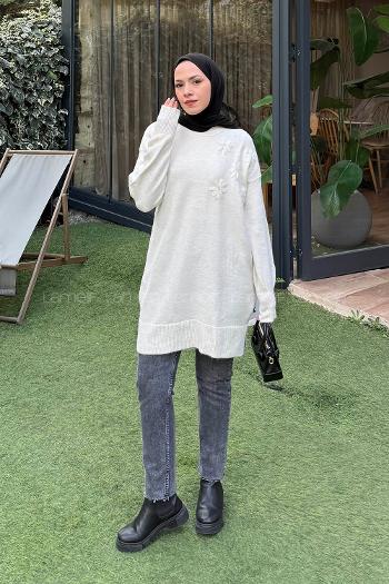 Lamelif Çiçek Detaylı Triko Kazak Natural