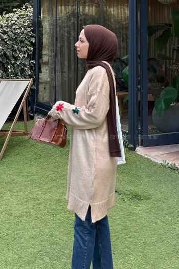 Lamelif Çiçek Detaylı Triko Kazak Sütlü Kahve