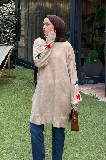 Lamelif Çiçek Detaylı Triko Kazak Sütlü Kahve