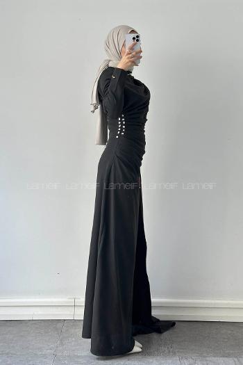 Lamelif Pelerin Detaylı Taşlı Elbise Siyah