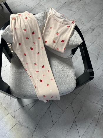 Lamelif Çilek Baskı Detaylı Pijama Takımı
