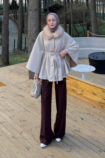 Lamelif Kürk Yakalı Panço Sütlü Kahve