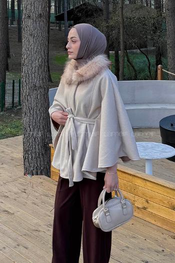 Lamelif Kürk Yakalı Panço Sütlü Kahve
