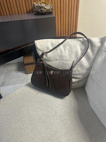 Bitter Brown With Zipper Skin Hand Bag Bag