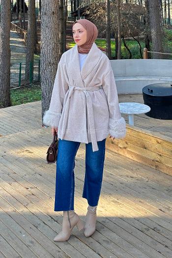 Lamelif Kol Kürk Detaylı Kaban Krem