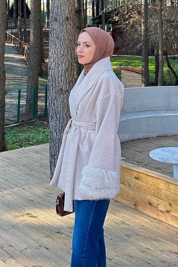 Lamelif Kol Kürk Detaylı Kaban Krem