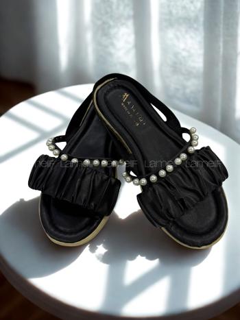 Lamelif Büzgülü İnci Detaylı Sandalet Siyah