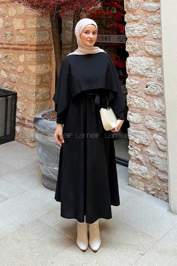 Lamelif Pelerin Detaylı Elbise Siyah