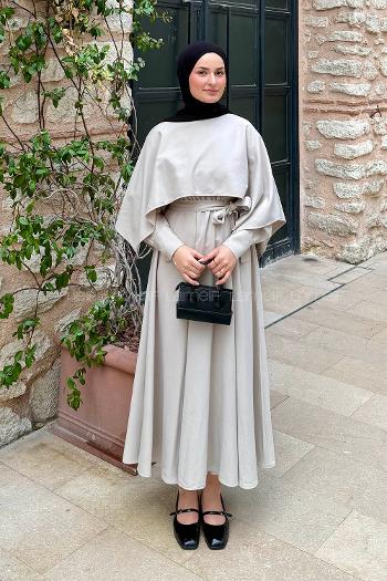Lamelif Pelerin Detaylı Elbise Taş Rengi