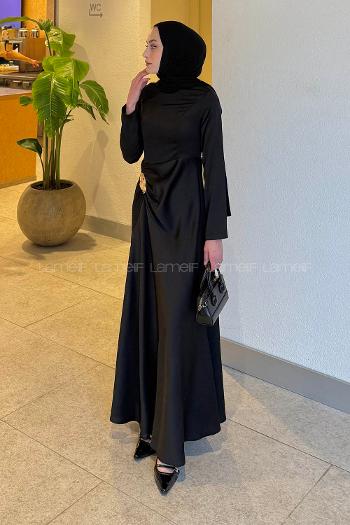 Lamelif Broş Detaylı Tesettür Elbise Siyah