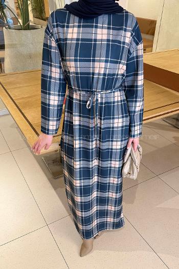 Lamelif Ekose Desen Tesettür Elbise Petrol Mavisi