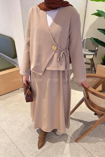 Lamelif Yan Bağlama Detaylı Etekli Takım Bej