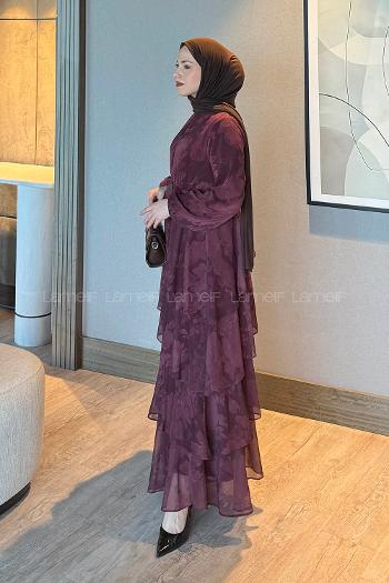 Lamelif Desenli Volanlı Tesettür Elbise Mürdüm