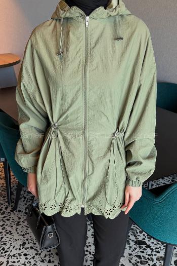 Lamelif Fisto Detaylı Kapüşonlu Yağmurluk Haki