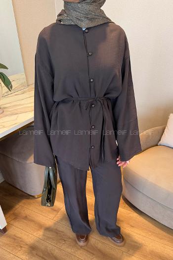 Bitter Brown Neckband Long Arm Tensel Regular Trousers Comfortable Suit