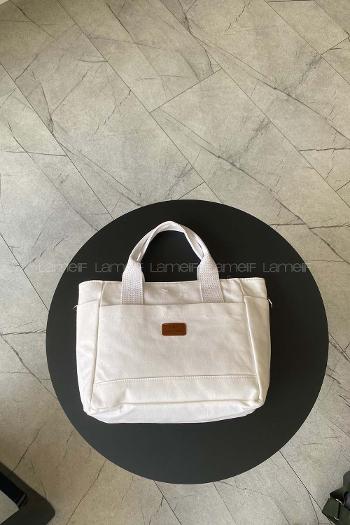 Lamelif Çok Cepli Kanvas Kadın Omuz Çantası Beyaz