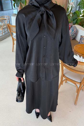 Lamelif Yaka Detaylı Etekli Takım Siyah