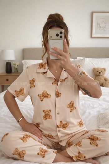 Lamelif Kadın Milan Kumaş Ayıcık  Desenli Ön Düğmeli  Mood Pijama Takımı