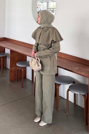 Lamelif Pelerin Detaylı Kontrast Dikişli Takım Çağla Yeşili