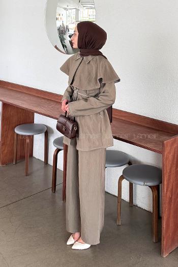 Lamelif Pelerin Detaylı Kontrast Dikişli Takım Vizonrengi