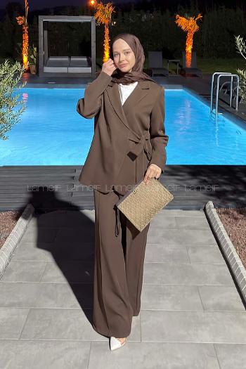 Lamelif Bağlama Detaylı Kruvaze Kapama Pantolonlu Takım Acı Kahve