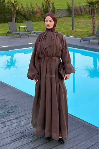 Lamelif Fular Yaka Bağlamalı Tesettür Elbise Kahverengi