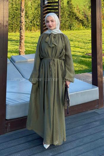 Lamelif Fular Yaka Bağlamalı Tesettür Elbise Yağ Yeşili