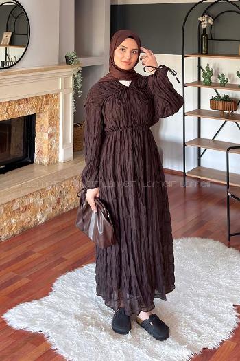 Lamelif Gofreli Bağcık Detaylı Tesettür Elbise Acı Kahve