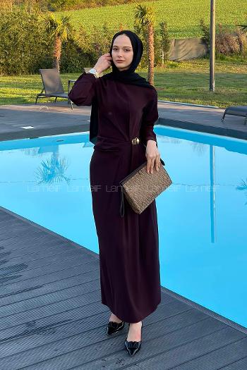 Lamelif Gold Toka Detaylı Drapeli Elbise Mürdüm