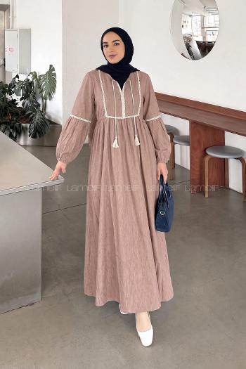 Lamelif Güpür Dantelli Püskül Detaylı Elbise Kiremit