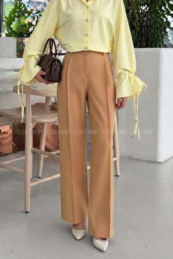 Lamelif Çift Kemer Detaylı Pantolon Camel